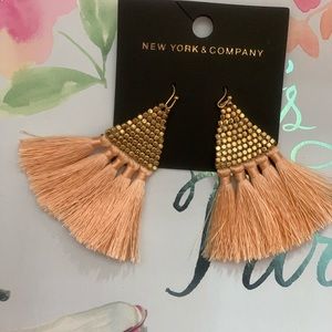 4/$30 Newyork & Company Peach & Gold Earrings